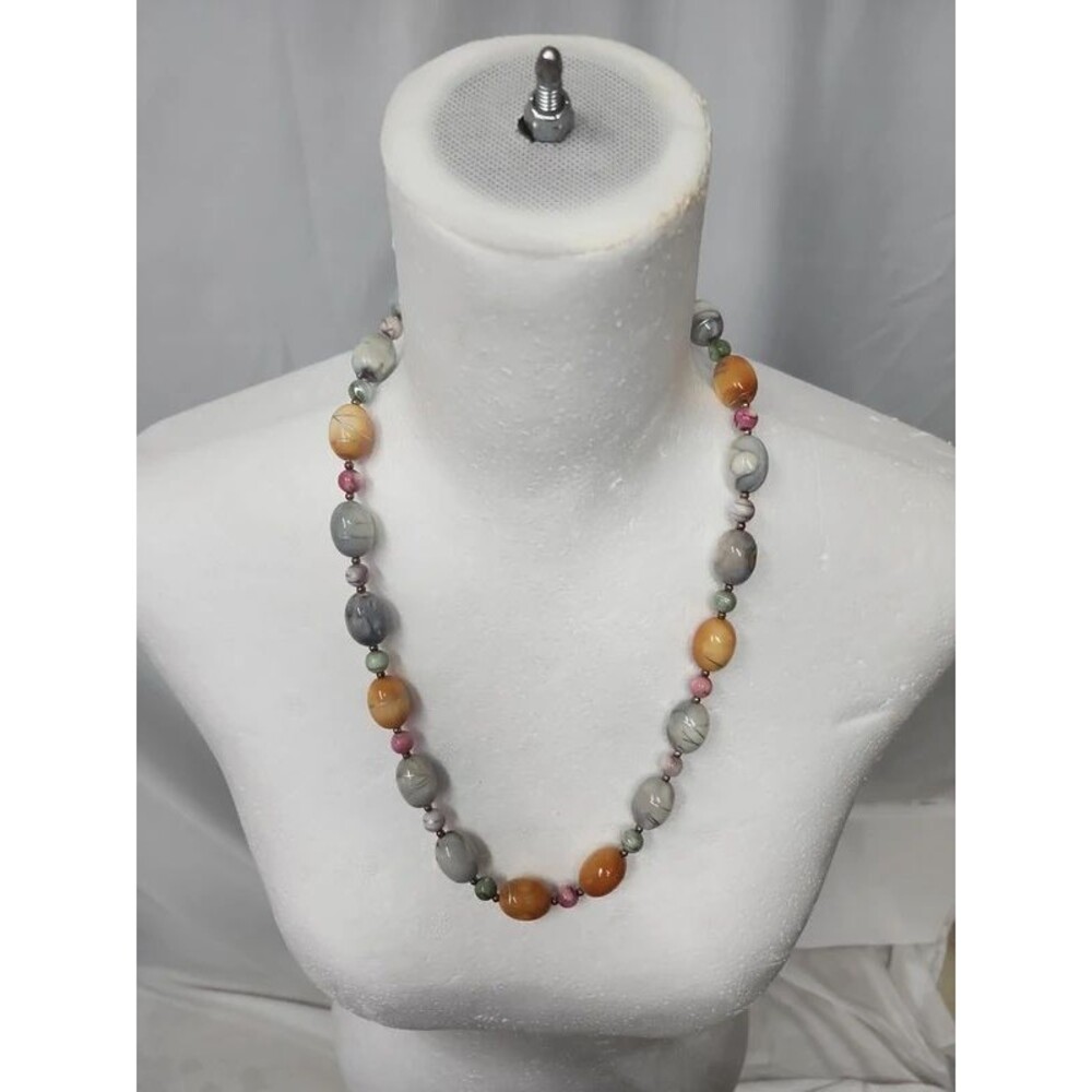 marbleized fashion beaded necklace 60s, 70s retro